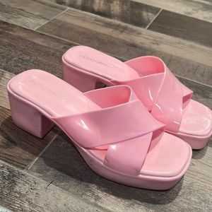 Jeffrey Campbell Bubblegum Platform Sandal, size 7